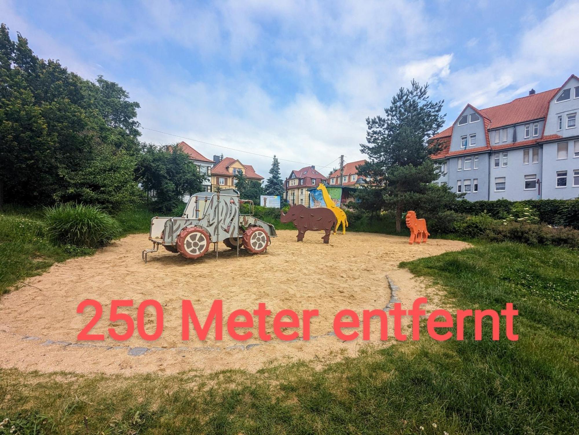 Fewo Urban Gotha - Apartment Orangerie - Am Schlosspark- Parken An Der Der Tuer- Barrierefrei, 900 Meter Zum Bahnhof - Wallbox Exterior photo
